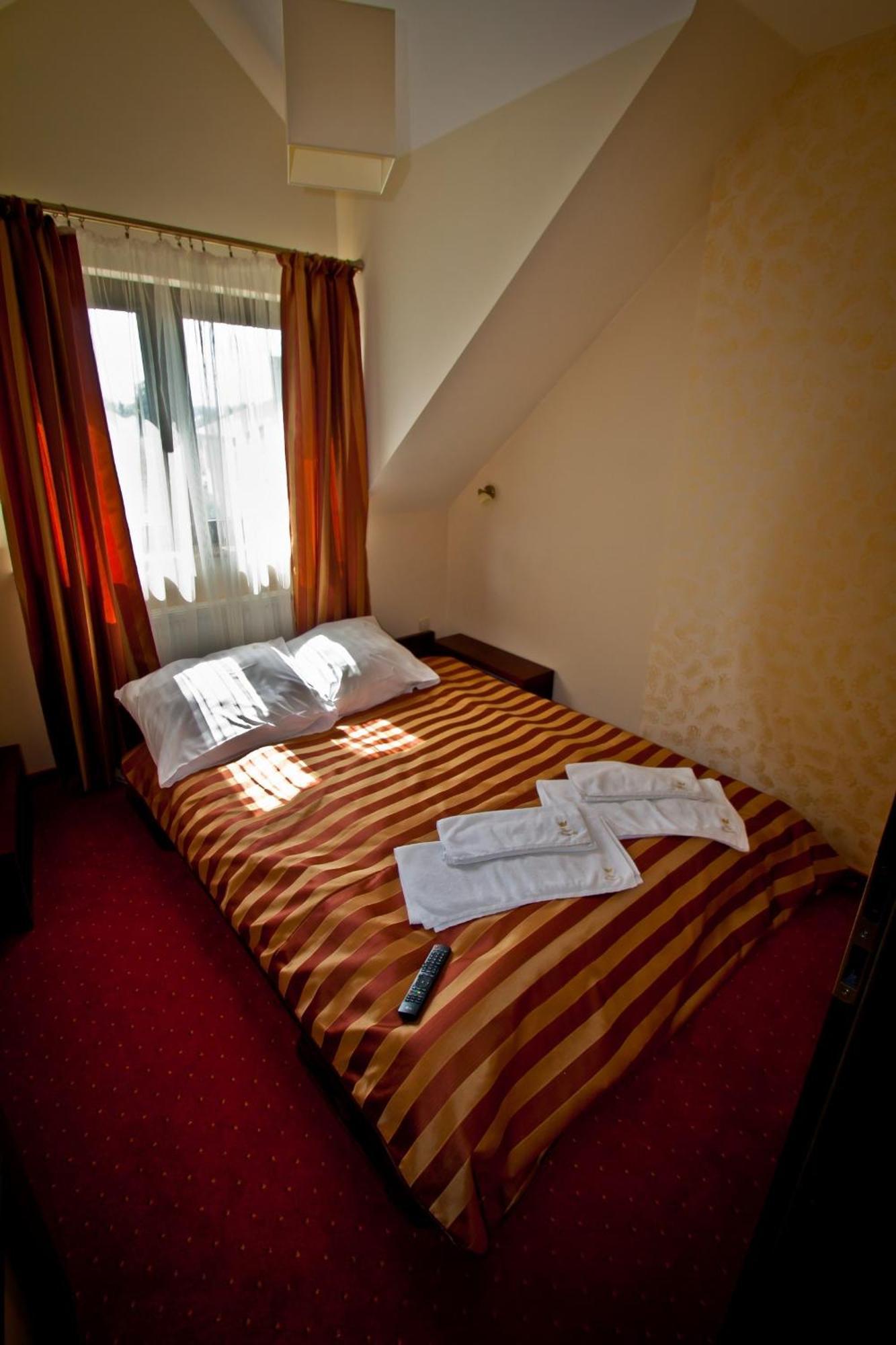 Dwa Bratanki Hotell Rzeszów Exteriör bild