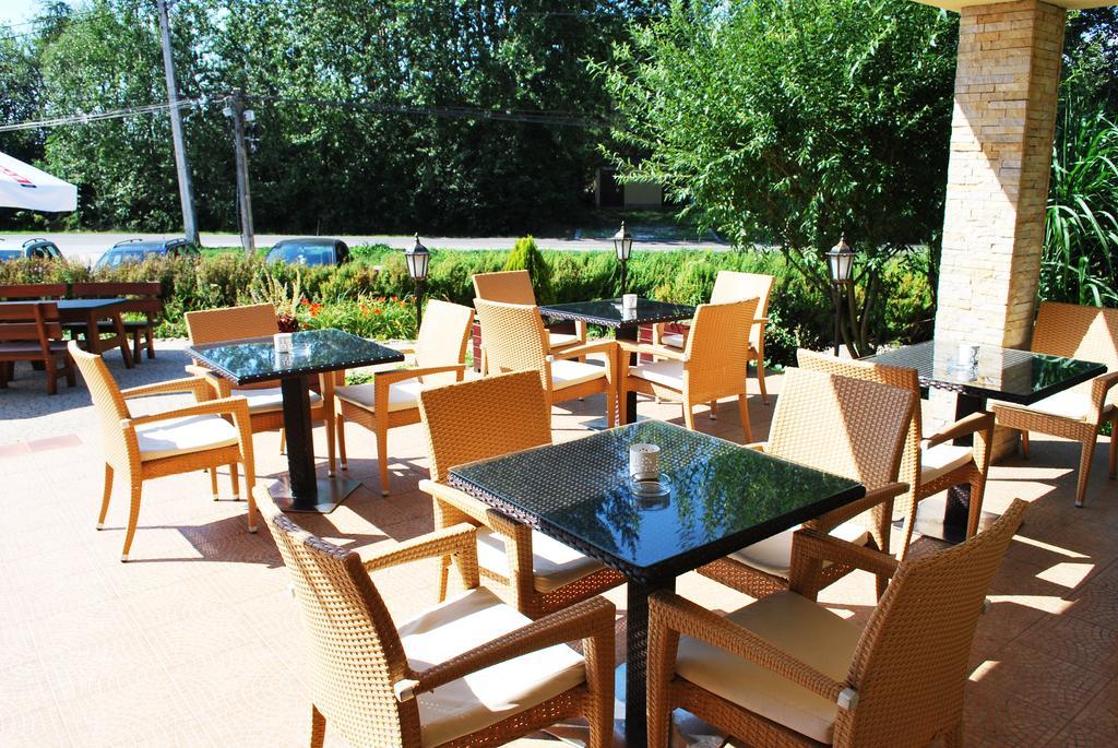 Dwa Bratanki Hotell Rzeszów Exteriör bild