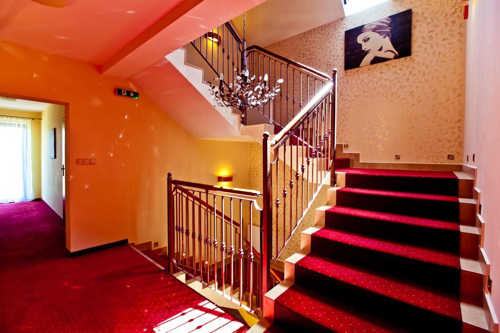 Dwa Bratanki Hotell Rzeszów Exteriör bild